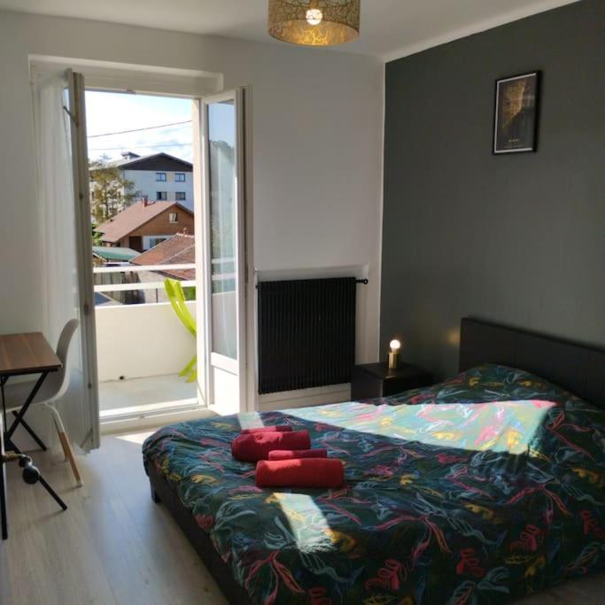 Appartement Verdoyant Au Bord Du Lac Leman Entre Evian Et Thonon Dans Une Villa Publier Bagian luar foto
