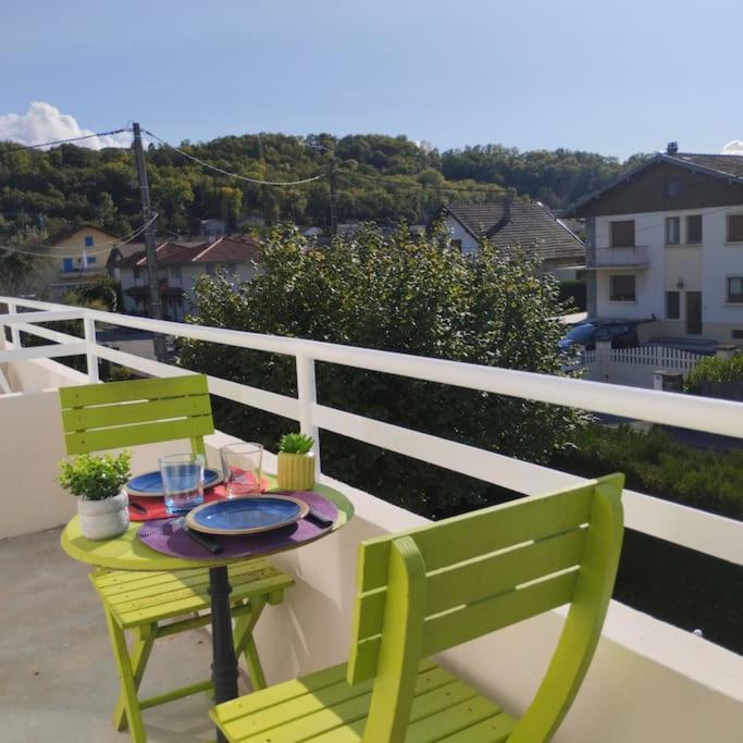 Appartement Verdoyant Au Bord Du Lac Leman Entre Evian Et Thonon Dans Une Villa Publier Bagian luar foto