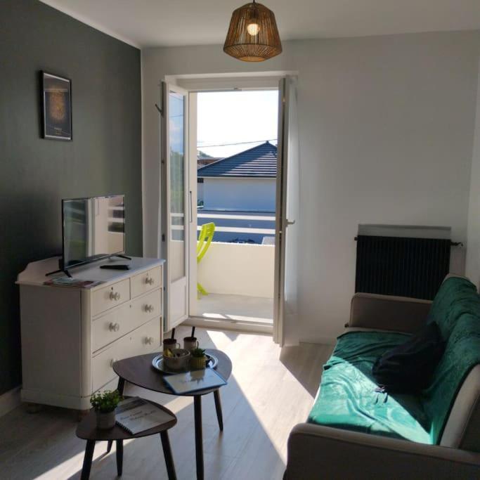 Appartement Verdoyant Au Bord Du Lac Leman Entre Evian Et Thonon Dans Une Villa Publier Bagian luar foto