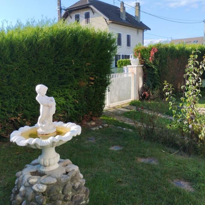 Appartement Verdoyant Au Bord Du Lac Leman Entre Evian Et Thonon Dans Une Villa Publier Bagian luar foto