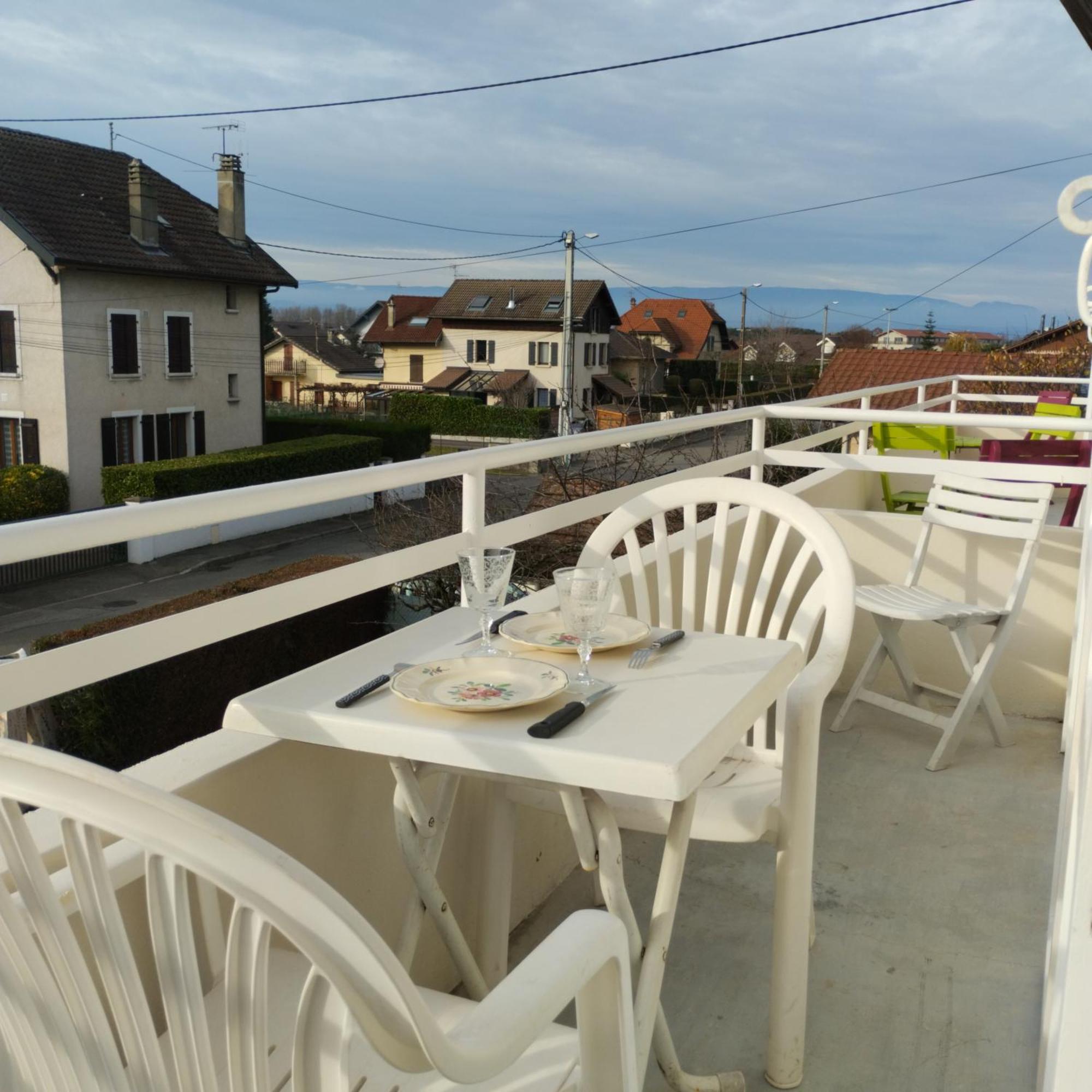 Appartement Verdoyant Au Bord Du Lac Leman Entre Evian Et Thonon Dans Une Villa Publier Bagian luar foto