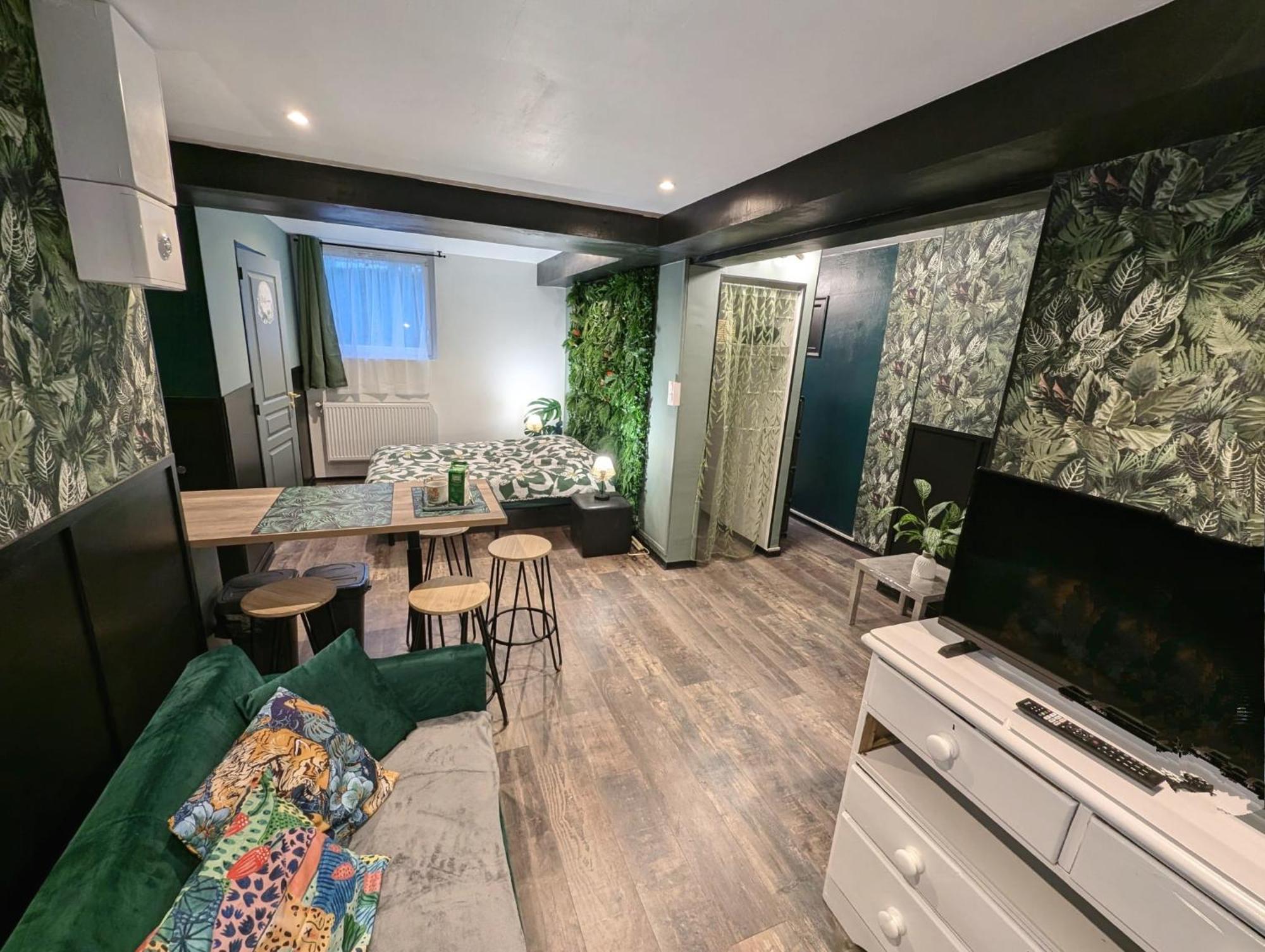 Appartement Verdoyant Au Bord Du Lac Leman Entre Evian Et Thonon Dans Une Villa Publier Bagian luar foto