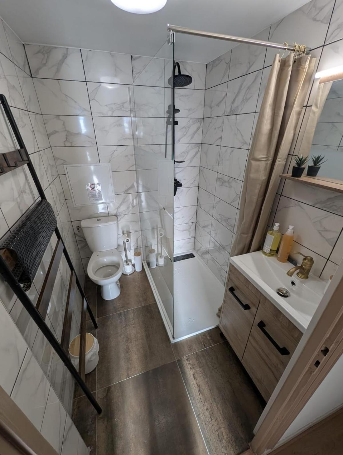 Appartement Verdoyant Au Bord Du Lac Leman Entre Evian Et Thonon Dans Une Villa Publier Ruang foto