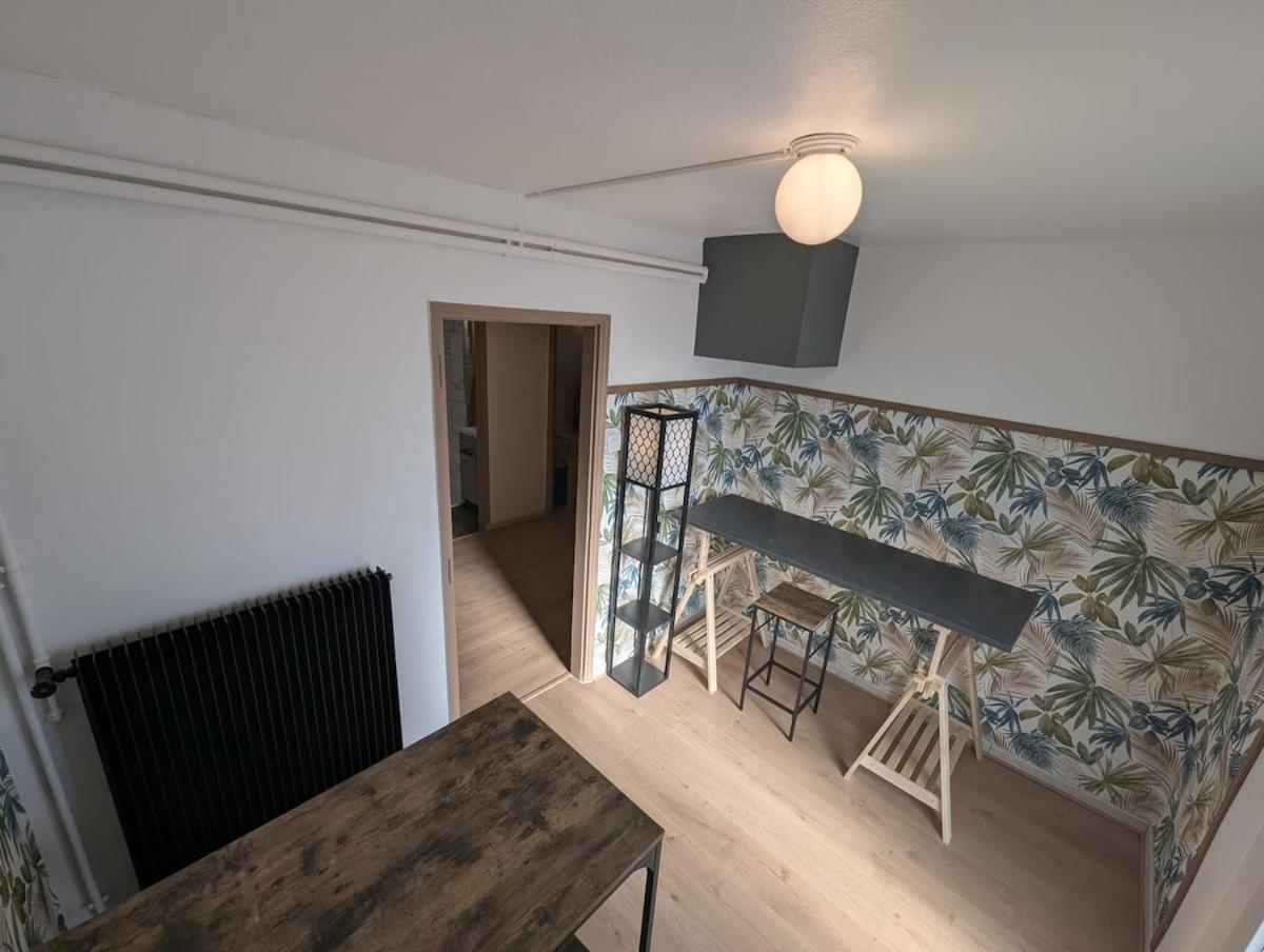 Appartement Verdoyant Au Bord Du Lac Leman Entre Evian Et Thonon Dans Une Villa Publier Bagian luar foto
